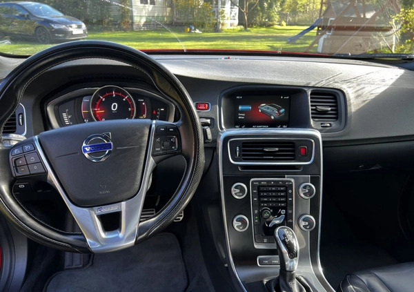 Volvo V60 cena 74900 przebieg: 158000, rok produkcji 2016 z Puck małe 232